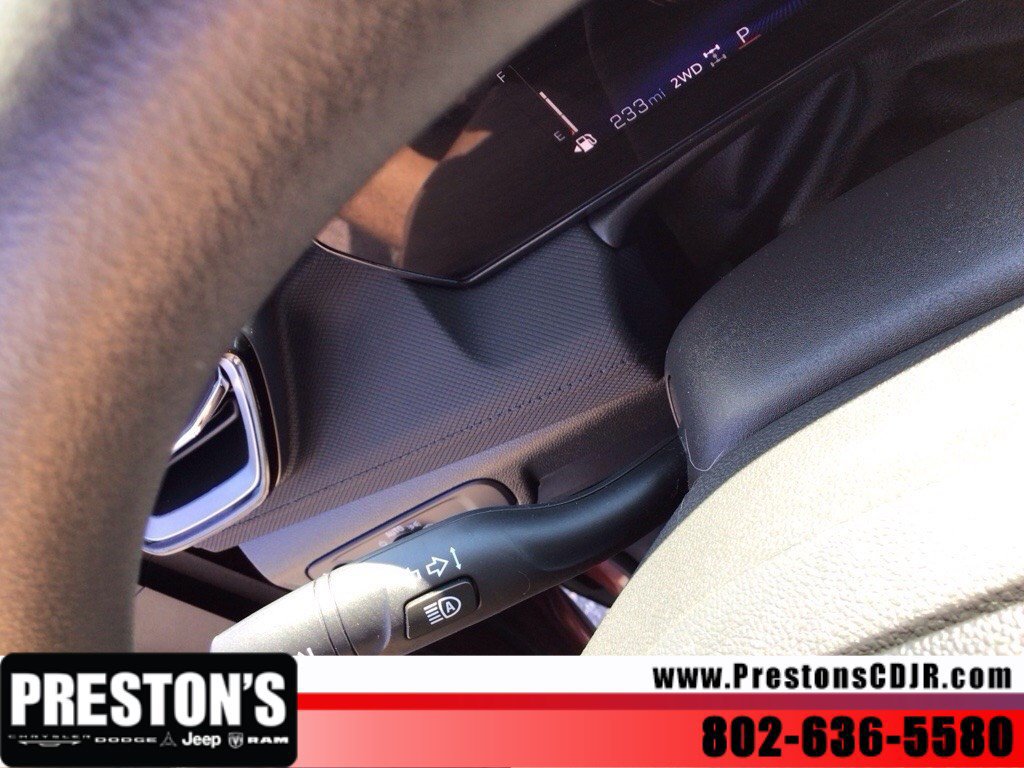 Used 2025 Chevrolet TrailBlazer LT AWD/4WD image 16