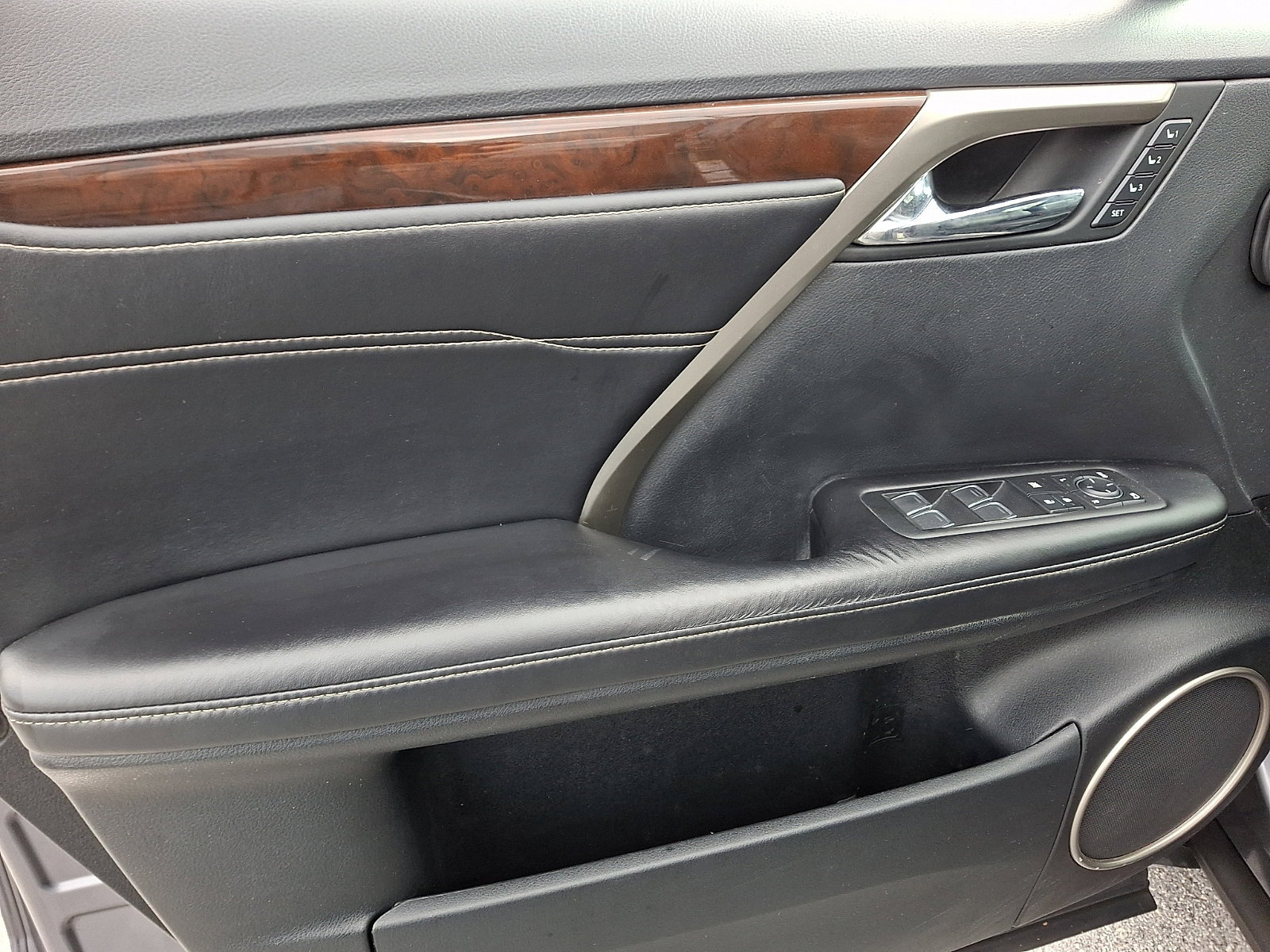 Used 2017 Lexus RX 350 350 w/ Premium Package image 12