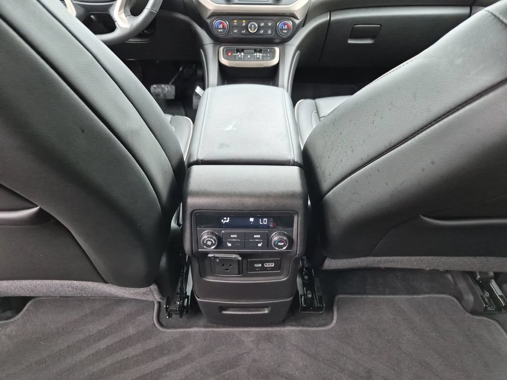 Used 2022 GMC Acadia Denali w/ Denali Ultimate Package FWD image 33