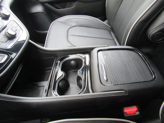 Used 2026 Chrysler Pacifica Limited w/ S Appearance Package image 46