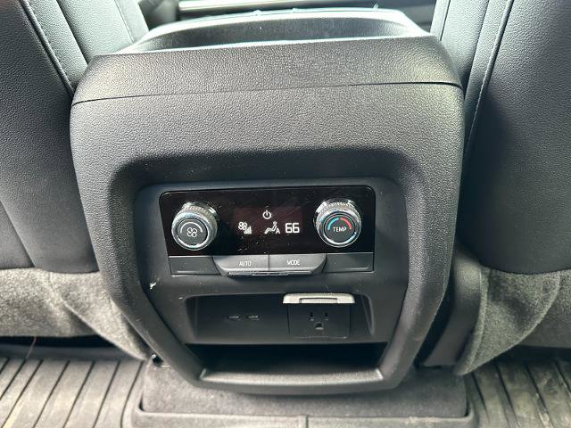 Used 2024 Chevrolet Traverse LT image 20