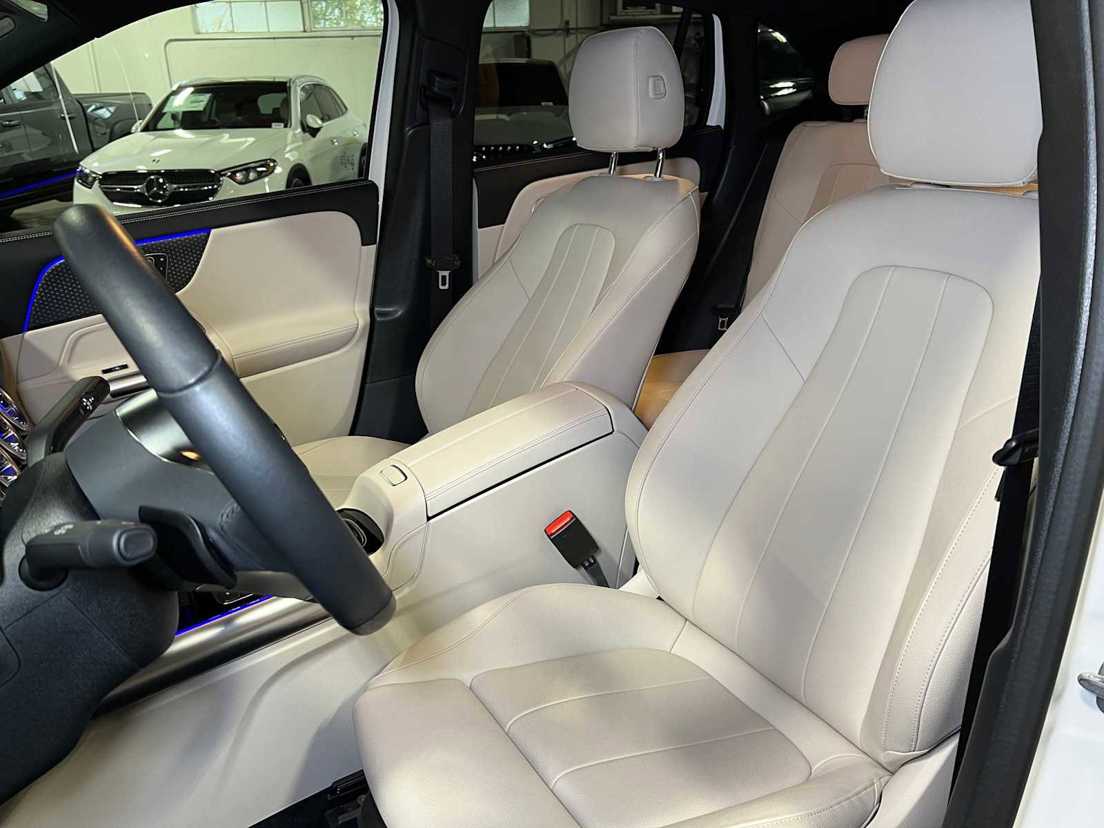 Used 2025 Mercedes-Benz GLA 250 4MATIC image 25