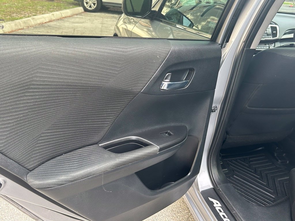 Used 2016 Honda Accord LX image 35