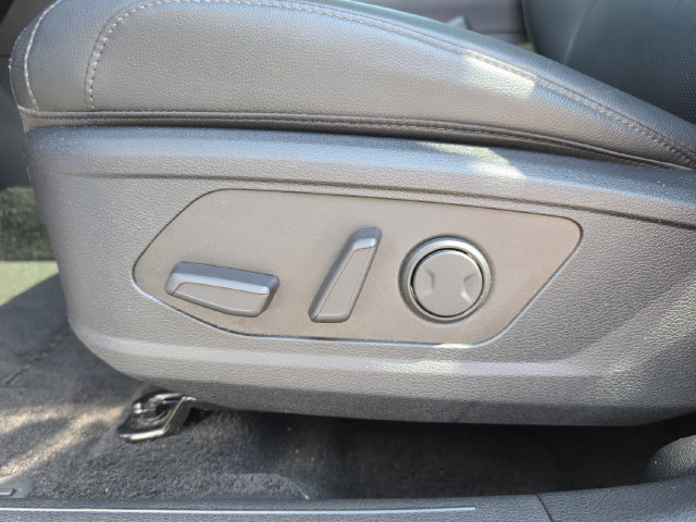 Used 2025 Kia Sportage EX w/ Premium Package FWD image 30