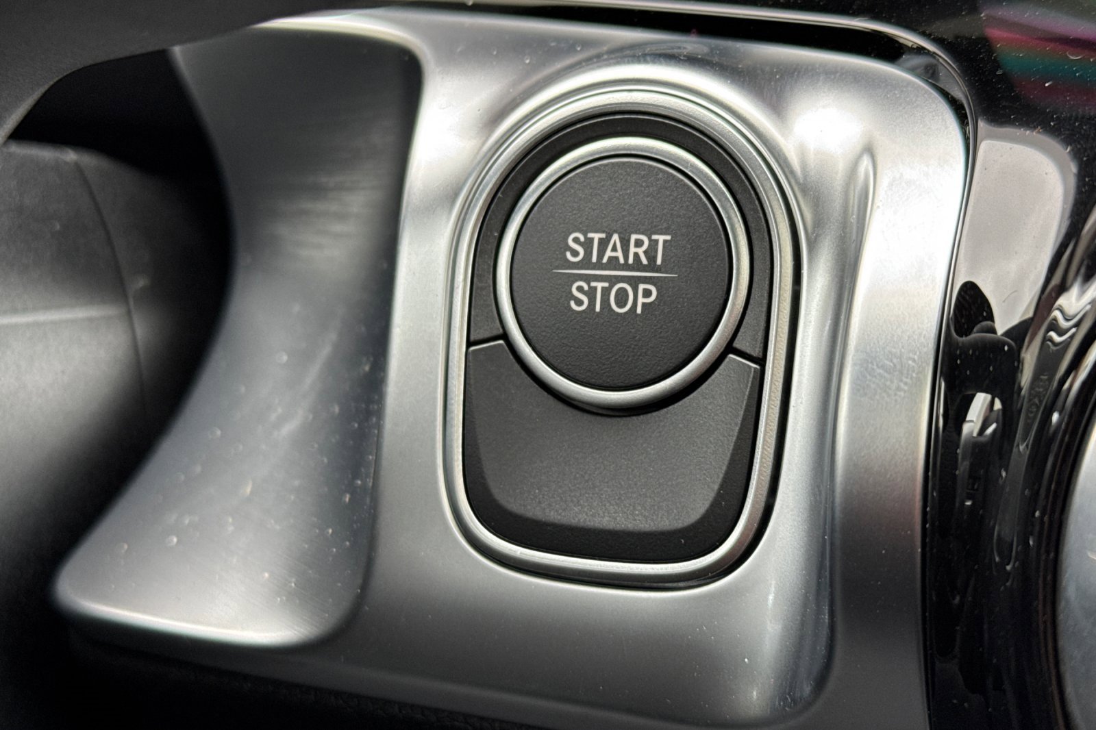 New 2025 Mercedes-Benz EQB 350 4MATIC SUV image 28