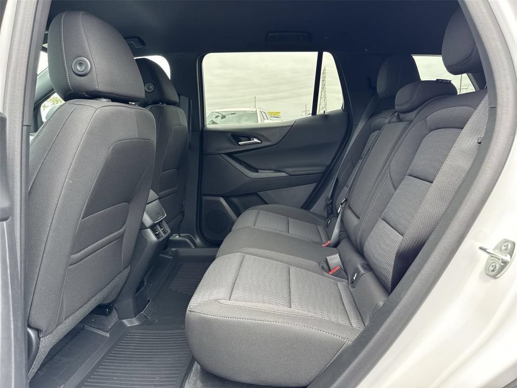 New 2026 Chevrolet Equinox LT w/ Safety and Technology Package FWD image 27