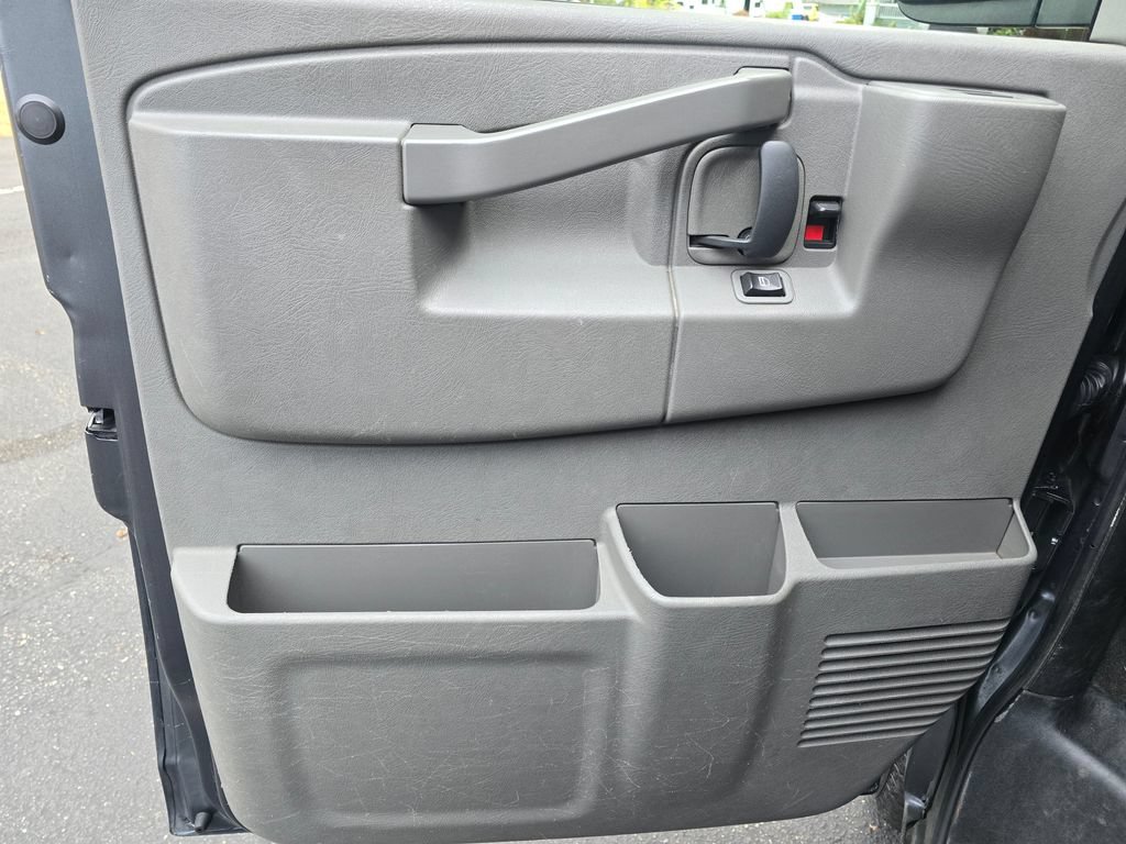 Used 2017 Chevrolet Express 2500 LS RWD image 12