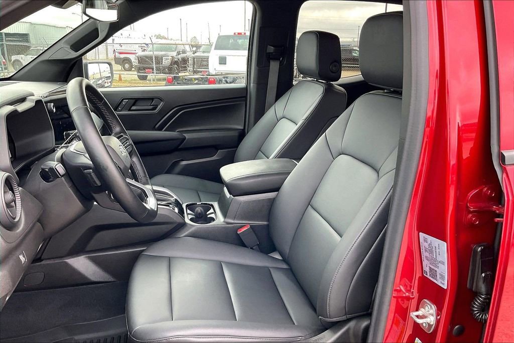 Used 2025 Chevrolet Colorado Trail Boss image 18