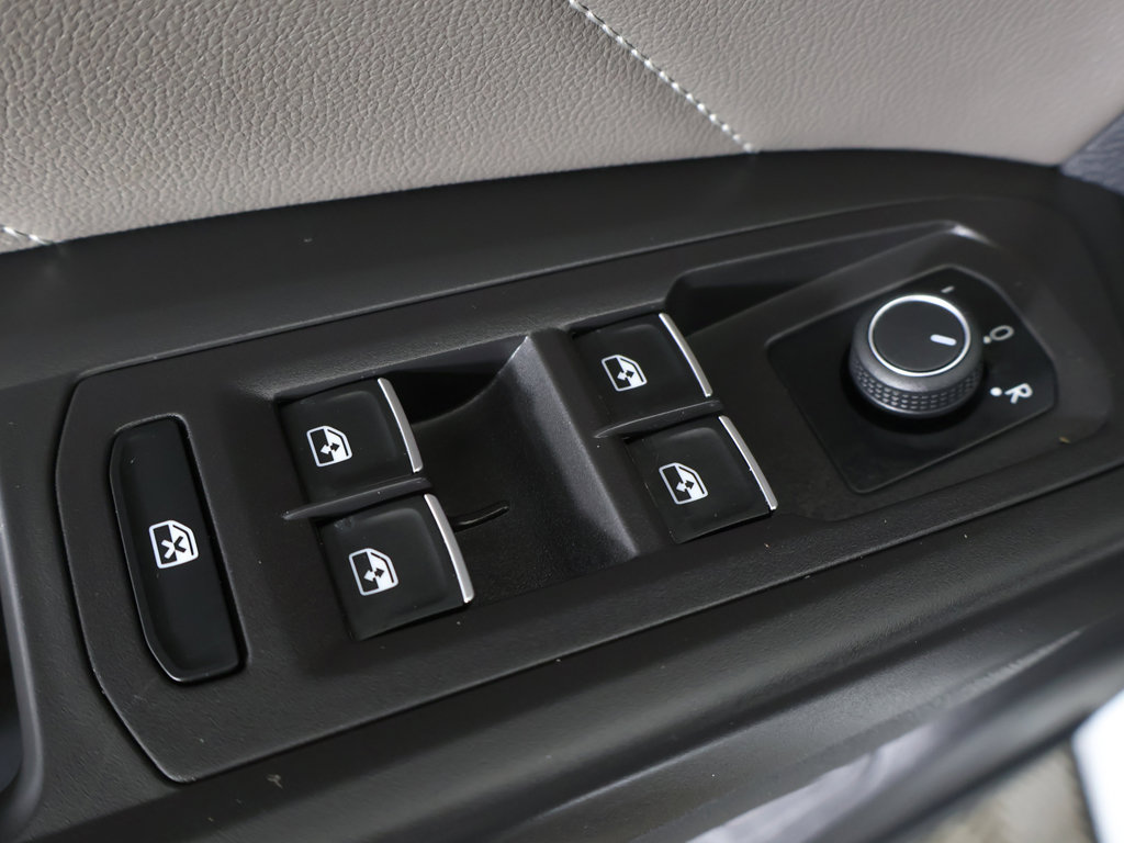 Used 2022 Volkswagen Atlas Cross Sport SE FWD image 38