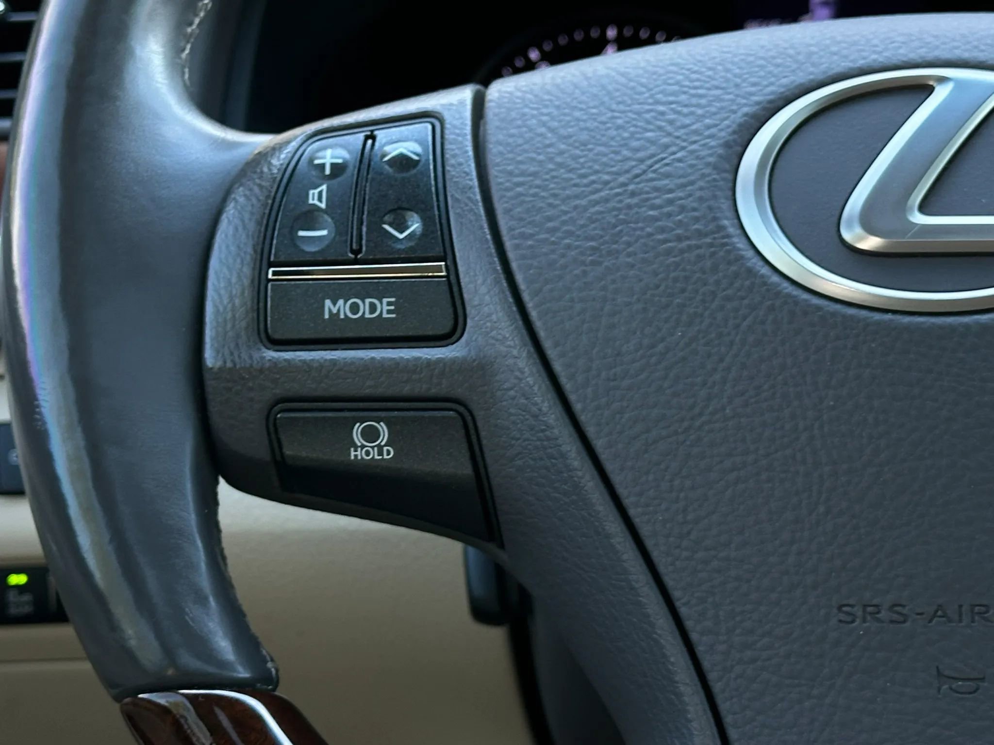 Used 2013 Lexus LS 460 w/ Comfort Pkg RWD image 29