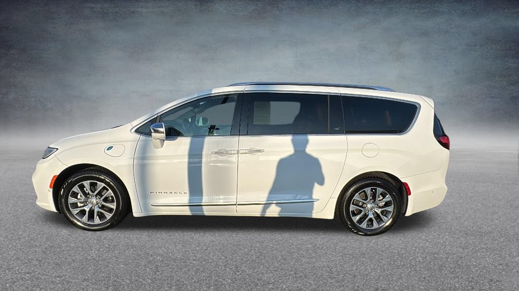 Used 2024 Chrysler Pacifica Pinnacle FWD image 7