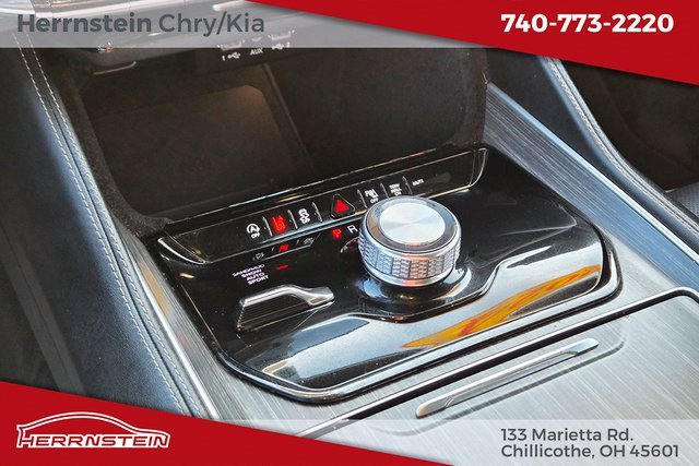 Used 2024 Jeep Wagoneer L Series II w/ Flexible Seating Group image 11