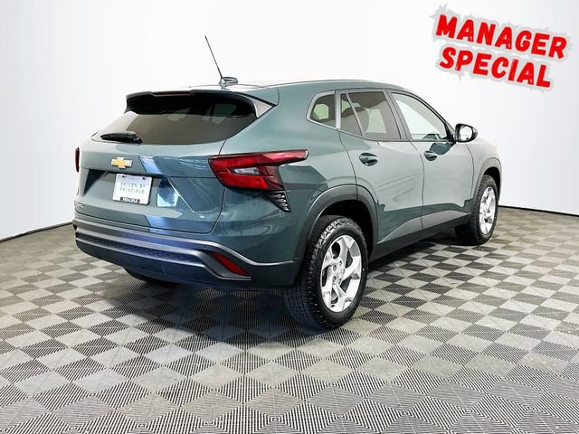 Used 2025 Chevrolet Trax LS w/ LS Convenience Package FWD image 8