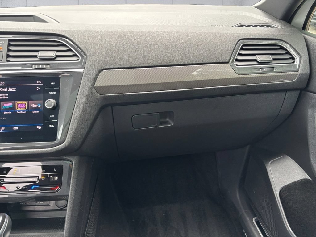 Certified 2024 Volkswagen Tiguan SE R-Line AWD/4WD image 17