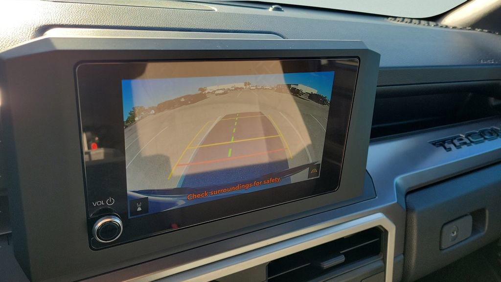 Certified 2025 Toyota Tacoma SR5 AWD/4WD image 17