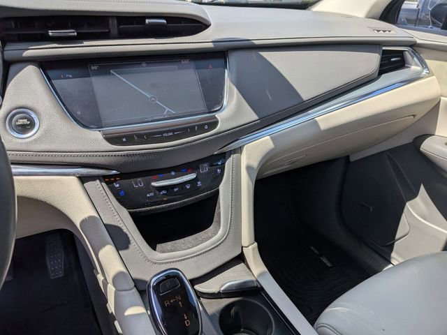 Used 2017 Cadillac XT5 Premium Luxury FWD image 23