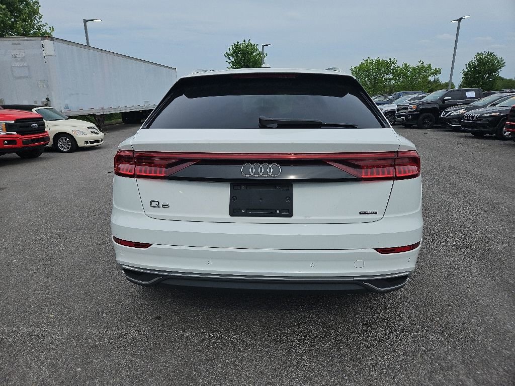 Used 2023 Audi Q8 Premium w/ Convenience Package AWD/4WD image 6