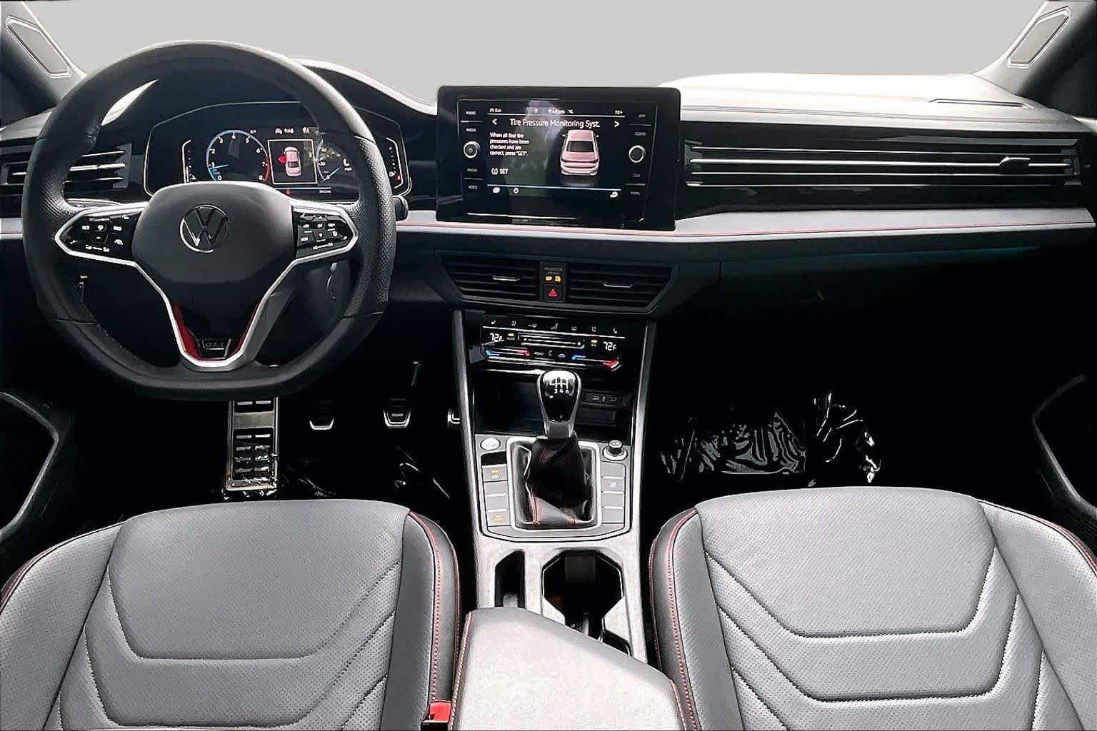 Used 2025 Volkswagen Jetta GLI Autobahn FWD image 15