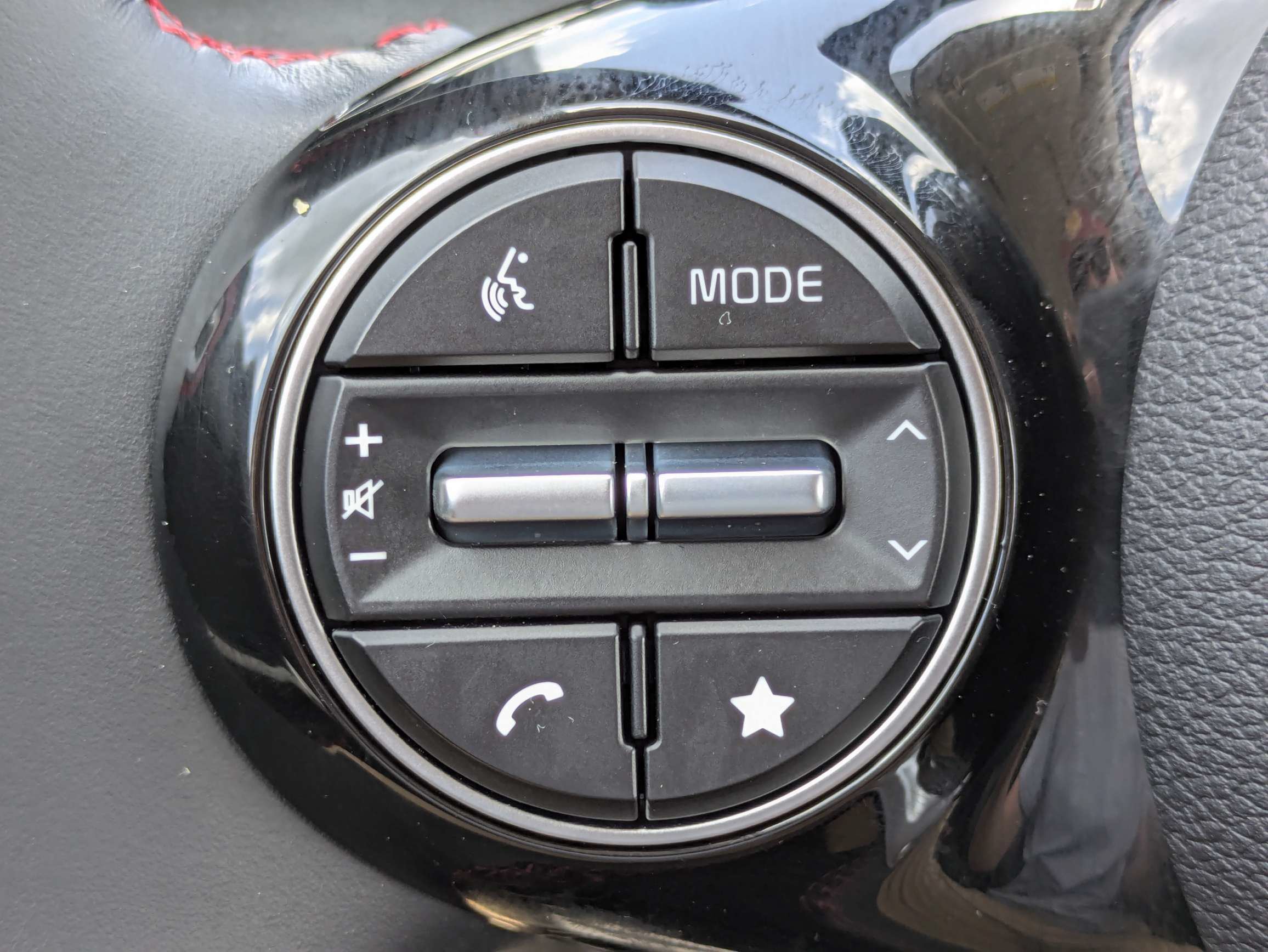 Certified 2025 Kia Soul GT-Line w/ GT-Line Technology Package FWD image 30