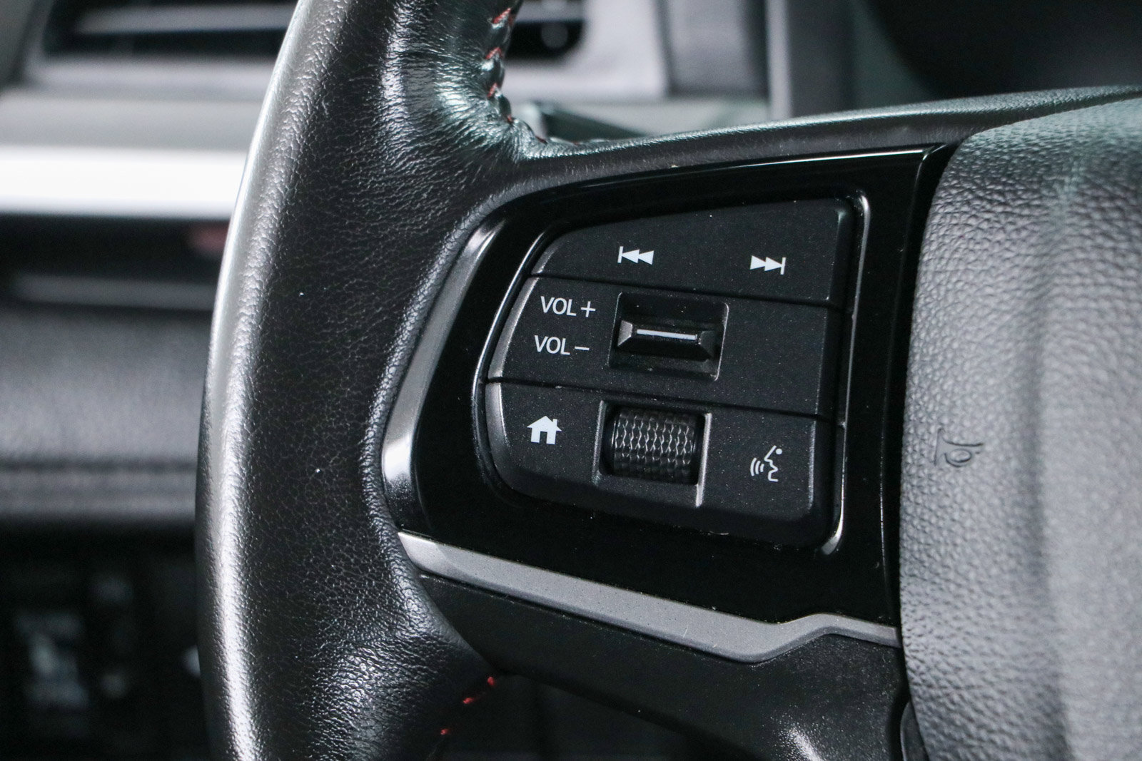 Used 2025 Honda Odyssey Sport-L image 13