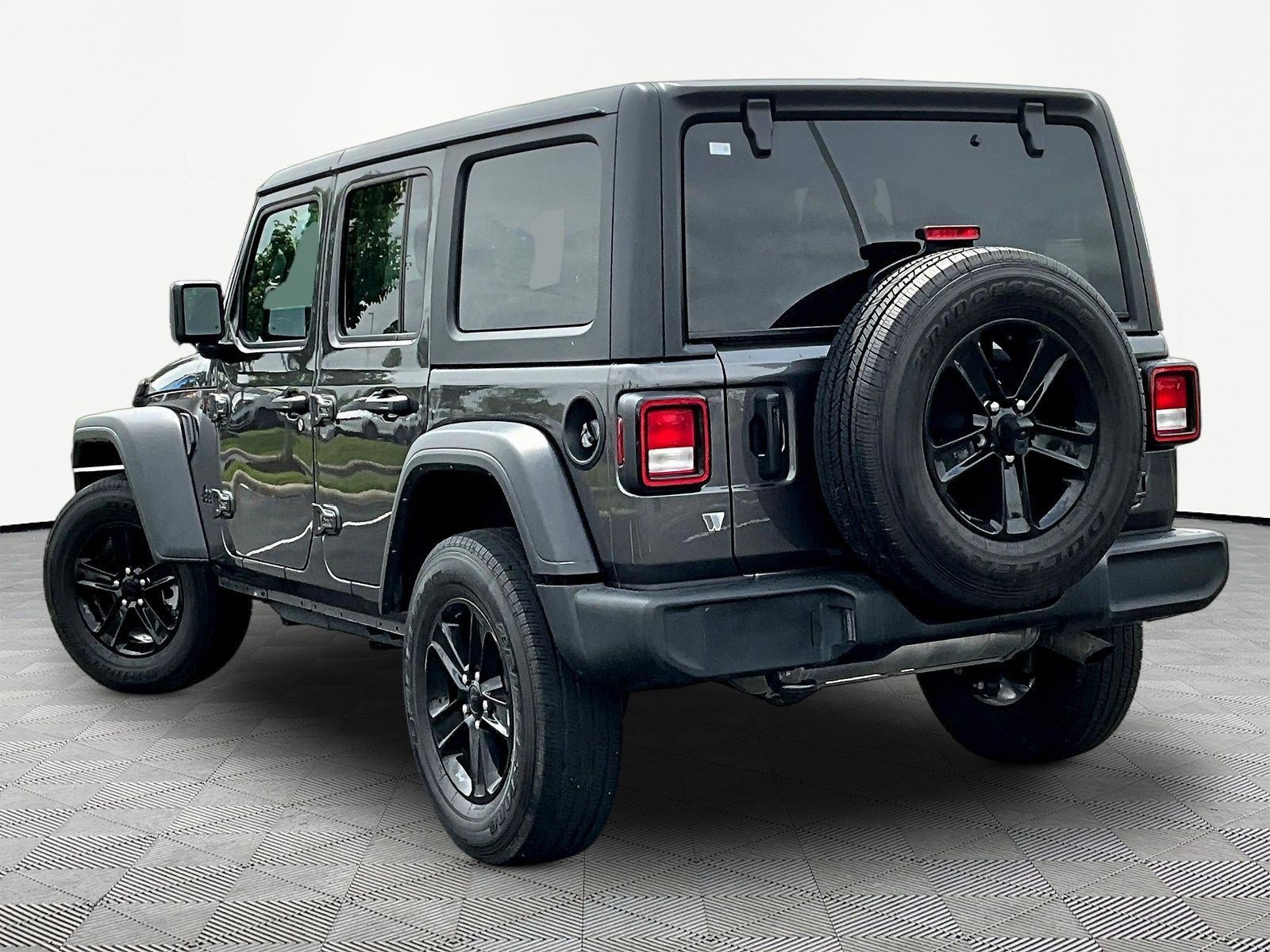 Used 2022 Jeep Wrangler Unlimited Sport AWD/4WD image 4
