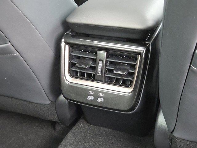 Used 2025 Toyota Crown XLE image 31