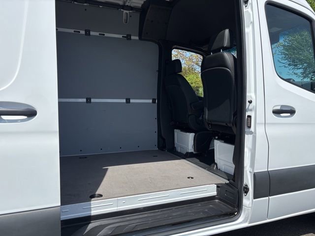 Used 2025 Mercedes-Benz Sprinter 2500 image 25