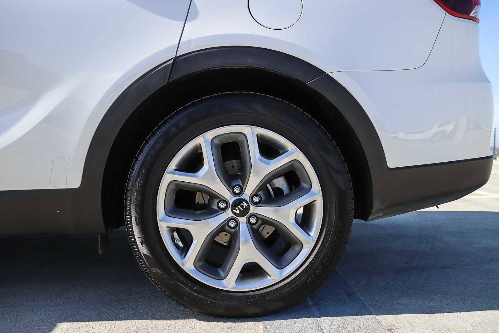 Used 2019 Kia Sorento EX image 13