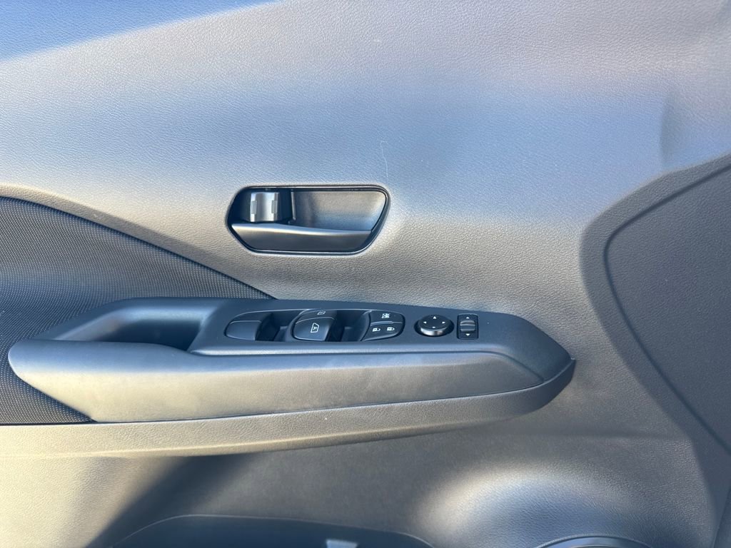 Used 2025 Nissan Kicks Play S image 22