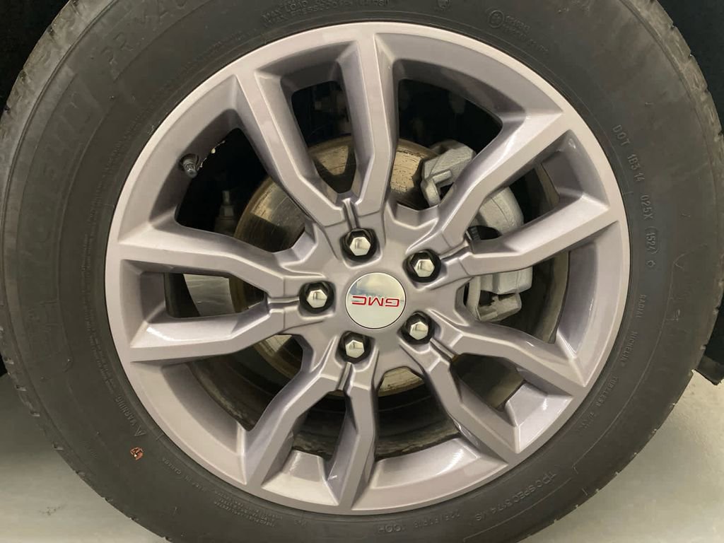 Used 2024 GMC Terrain SLT image 24