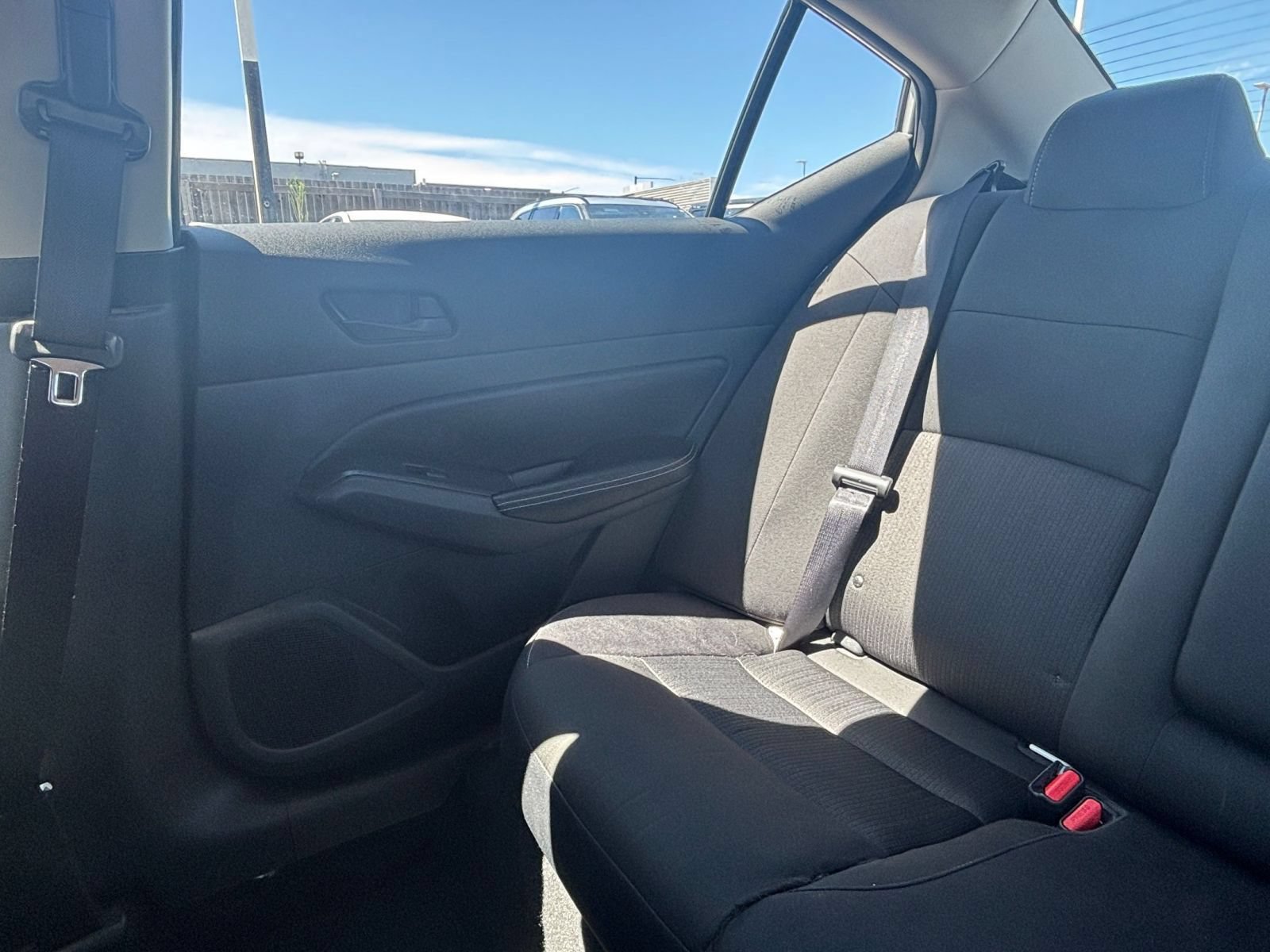 Used 2025 Nissan Altima 2.5 SV FWD image 37