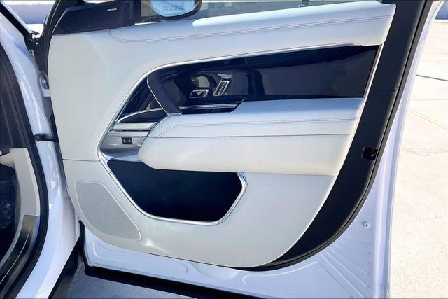 Used 2025 Land Rover Range Rover Long Wheelbase SE image 29