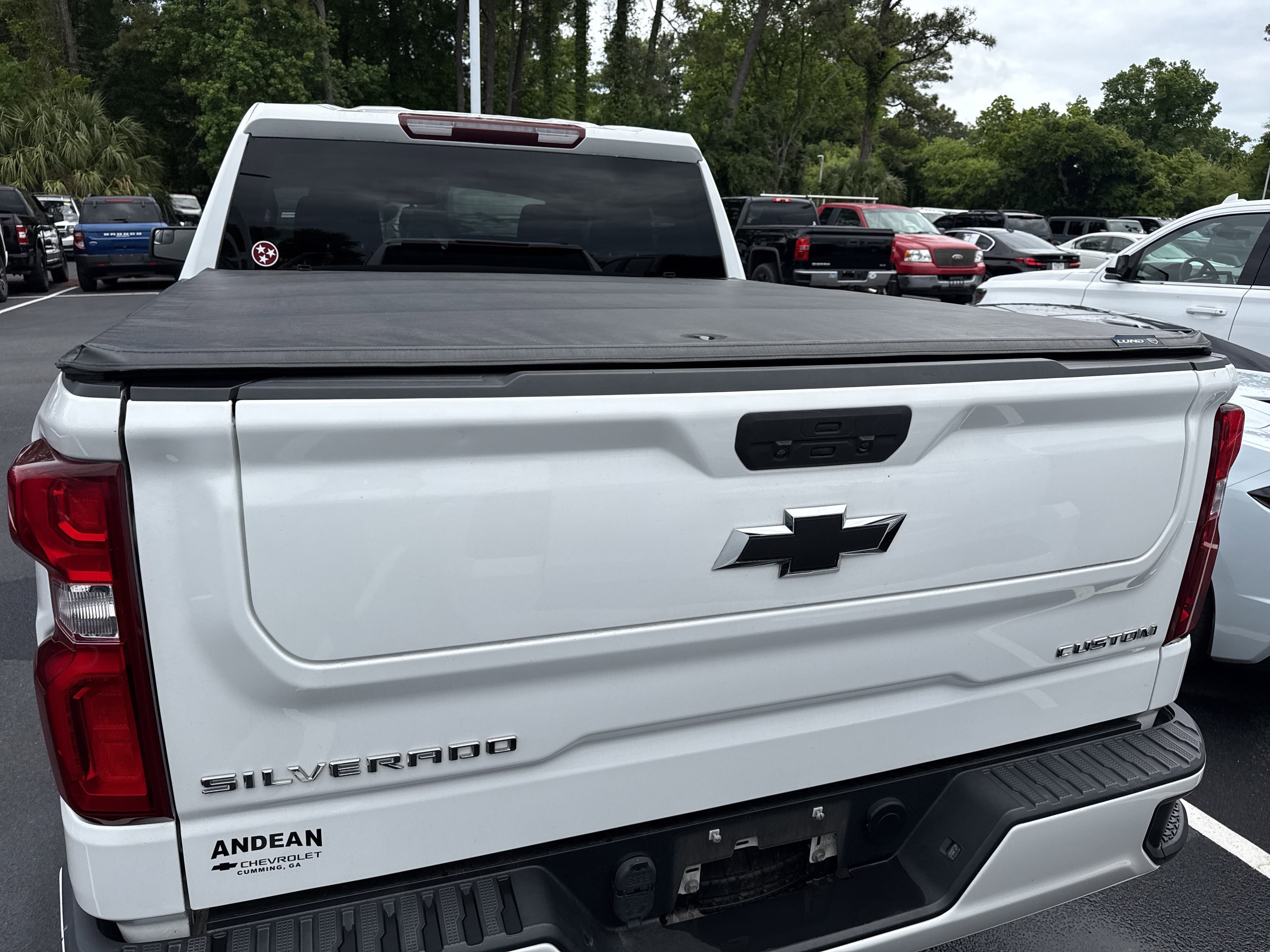 Used 2021 Chevrolet Silverado 1500 Custom w/ Safety Confidence Package AWD/4WD image 9