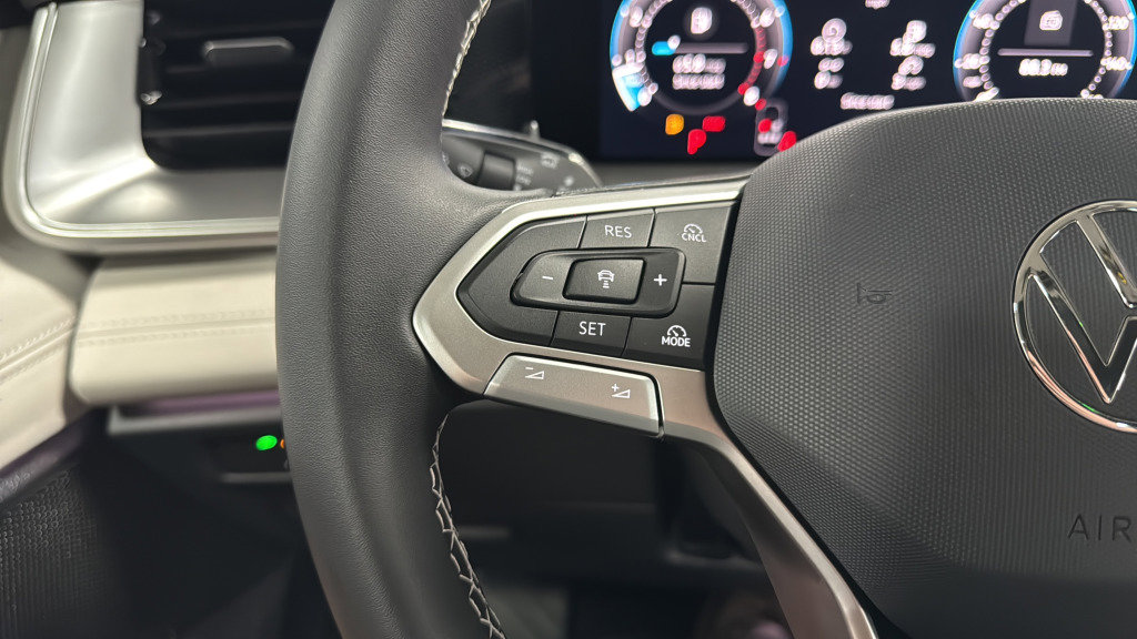 New 2026 Volkswagen Tiguan SE image 23