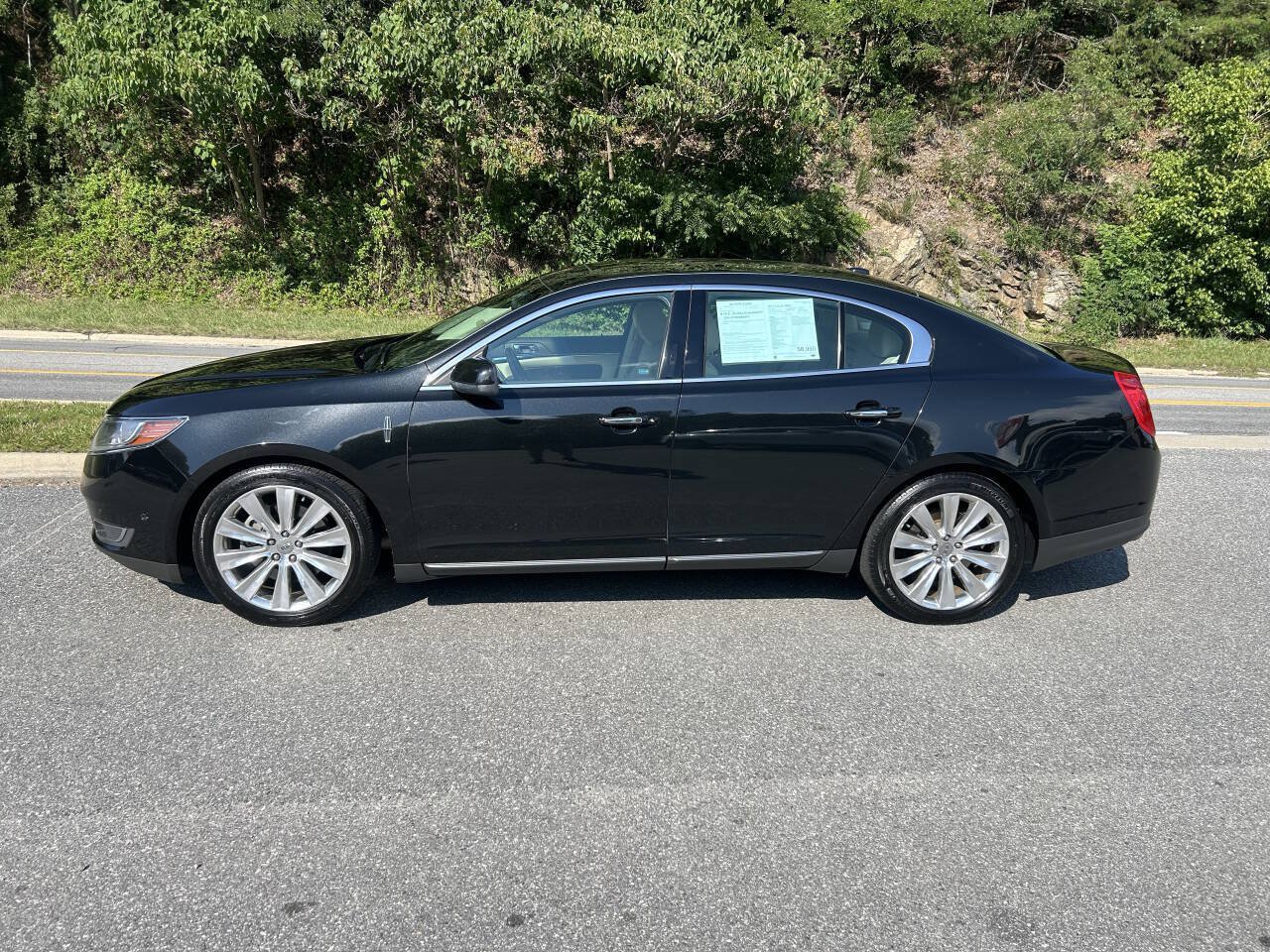 Used 2013 Lincoln MKS AWD image 3