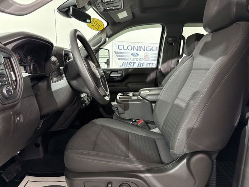 Used 2024 Chevrolet Silverado 2500 Custom w/ Custom Value Package image 18