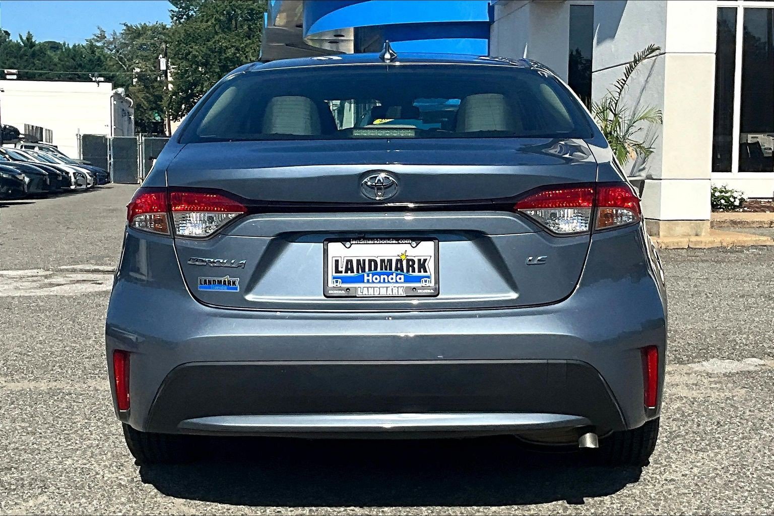 Used 2022 Toyota Corolla LE FWD image 4