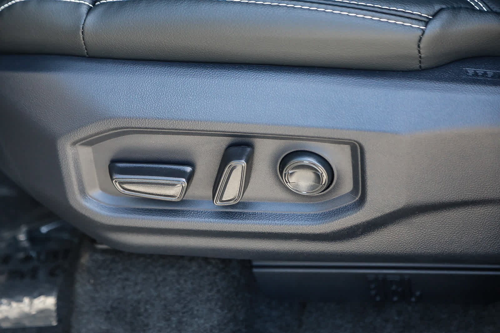 New 2026 Toyota Tundra Limited AWD/4WD image 21
