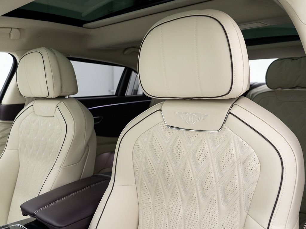 Used 2026 Bentley Flying Spur Plug-In Hybrid AWD/4WD image 16