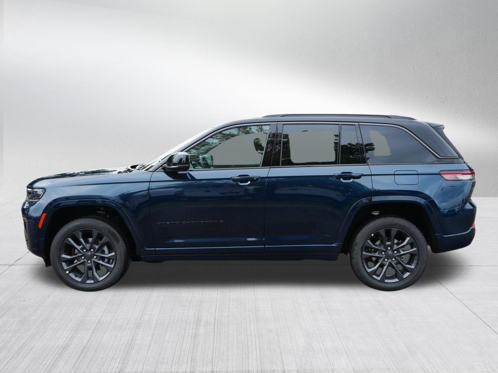 New 2026 Jeep Grand Cherokee Limited AWD/4WD image 4