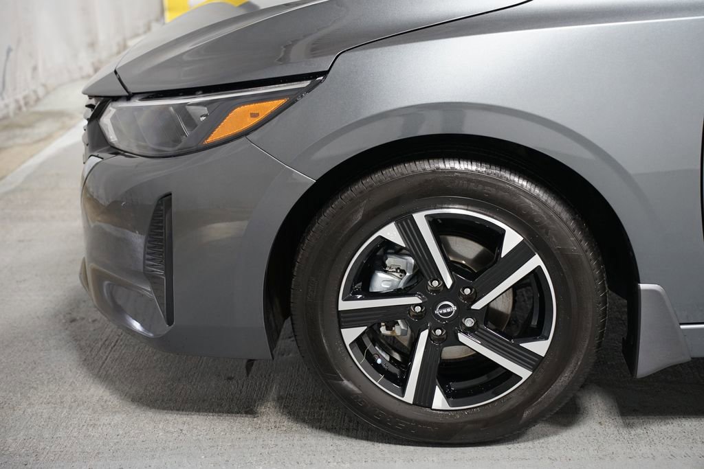 Used 2025 Nissan Sentra SV image 5