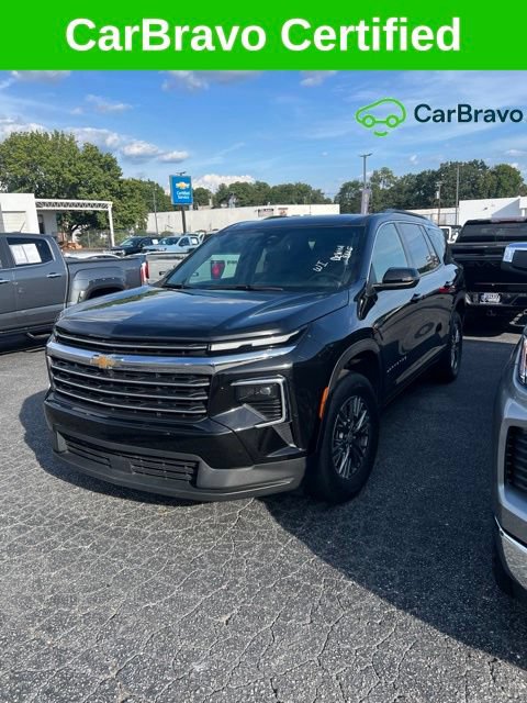 Used 2025 Chevrolet Traverse LT