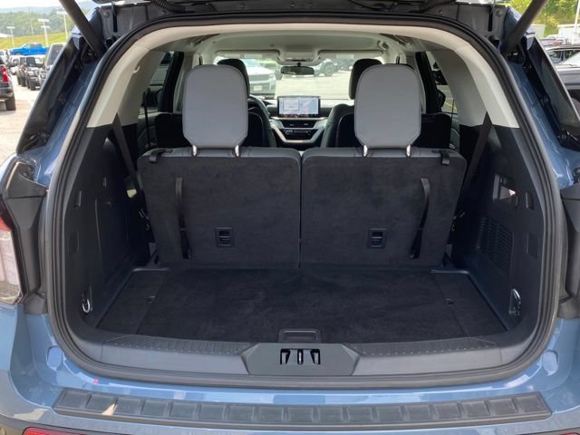 Used 2025 Ford Explorer Active w/ Active Comfort Package AWD/4WD image 9