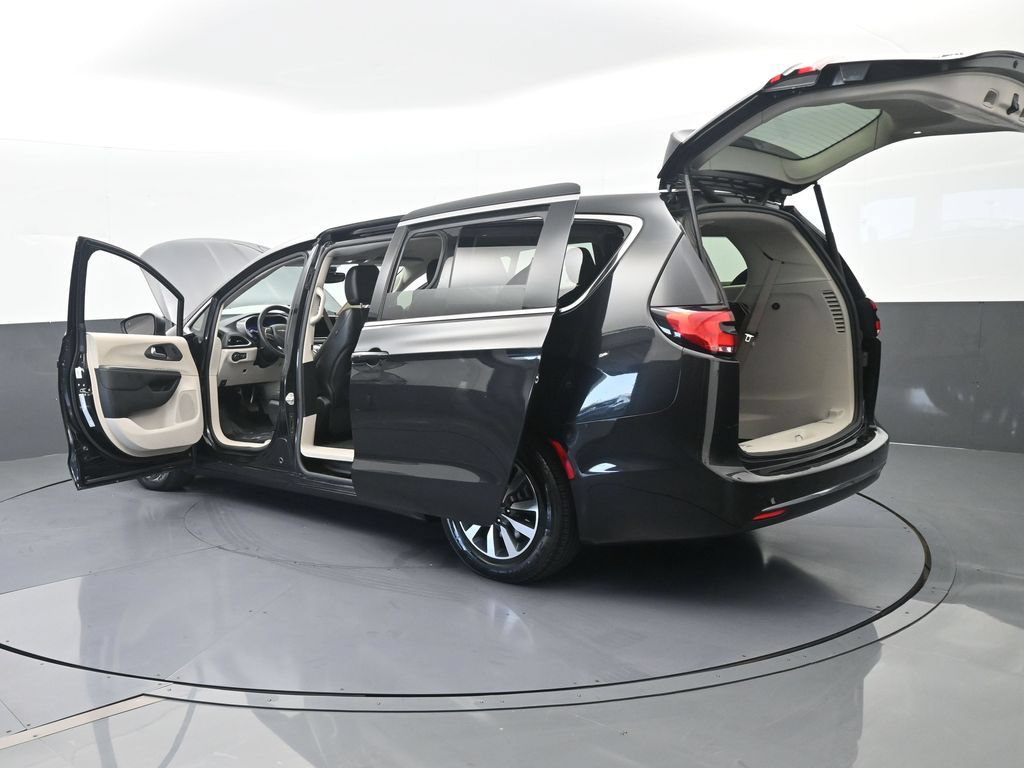 Used 2023 Chrysler Pacifica Touring-L FWD image 75