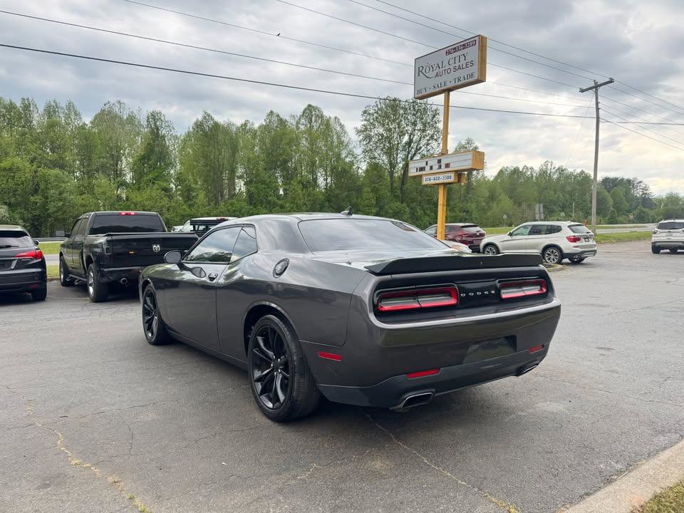 Used 2016 Dodge Challenger SXT Plus RWD image 7