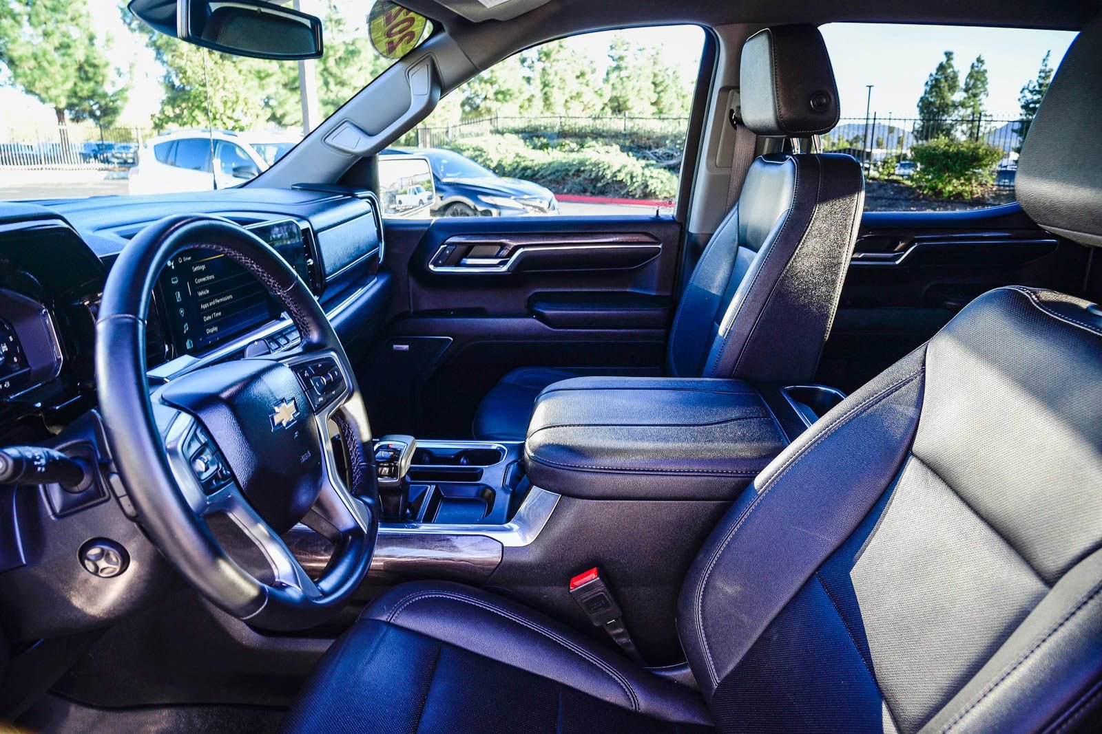 Used 2024 Chevrolet Silverado 1500 LTZ image 24