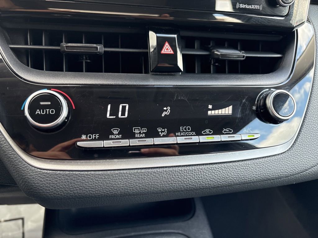 Used 2021 Toyota Corolla LE FWD image 21