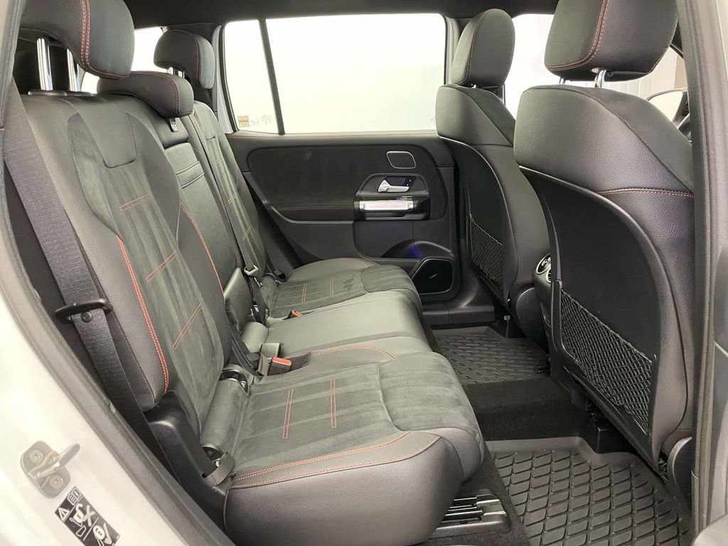 Used 2025 Mercedes-Benz GLB 35 AMG 4MATIC image 22