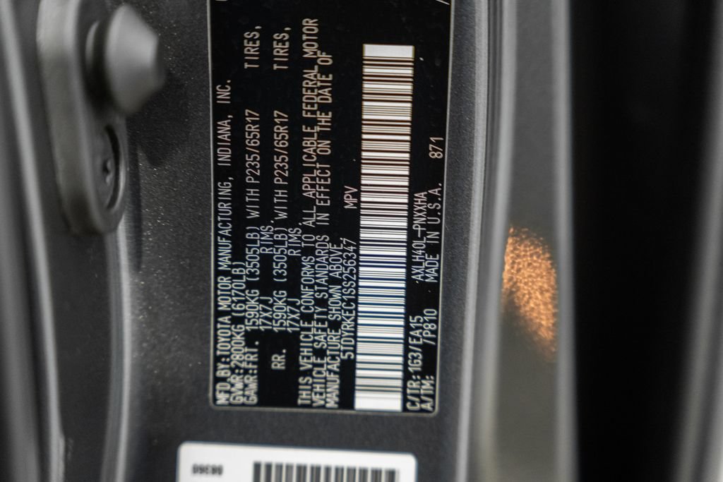 Used 2025 Toyota Sienna XLE FWD image 42