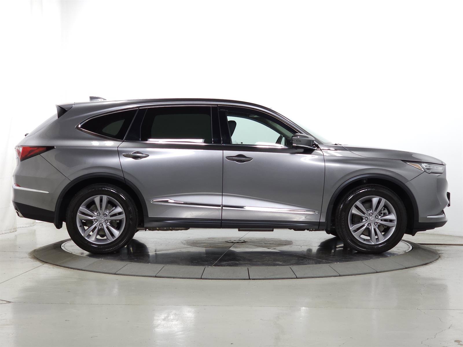Used 2023 Acura MDX SH-AWD image 11